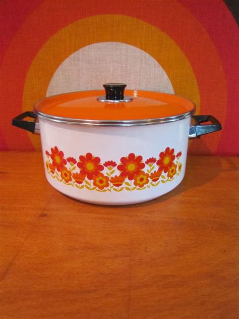 Vintage Enamel Cooking Pot With Lid White With Orange Daisies Floral