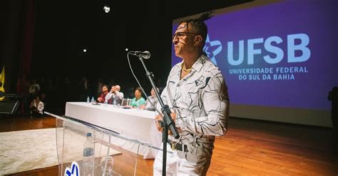 Mano Brown Recebe T Tulo De Doutor Honoris Causa Por Universidade Na