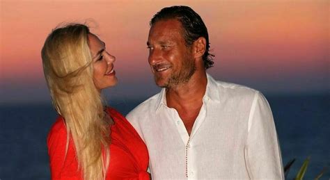 Ilary Blasi E Francesco Totti Si Risposano Bastian Non Vede L Ora