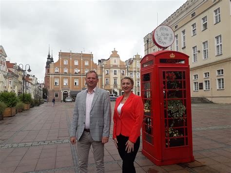 Angielska Budka Telefoniczna Na Opolskim Rynku Zrobi Si Zielona