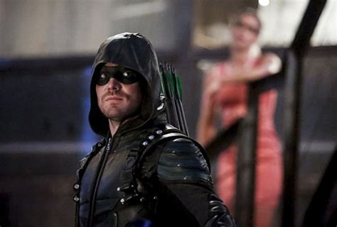 Photos Arrow Season 5 Spoilers Oliver Felicity Prometheus