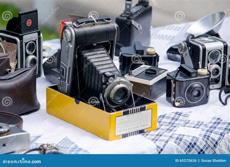 Old film cameras editorial photo. Image of lenses, tools - 65272626