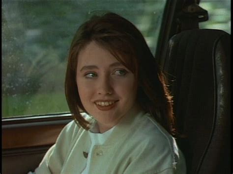 1 01 Pilot Brenda Walsh Image 5771853 Fanpop