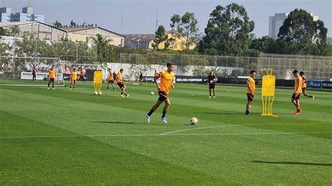 Treino do Corinthians time se reapresenta para último teste antes de