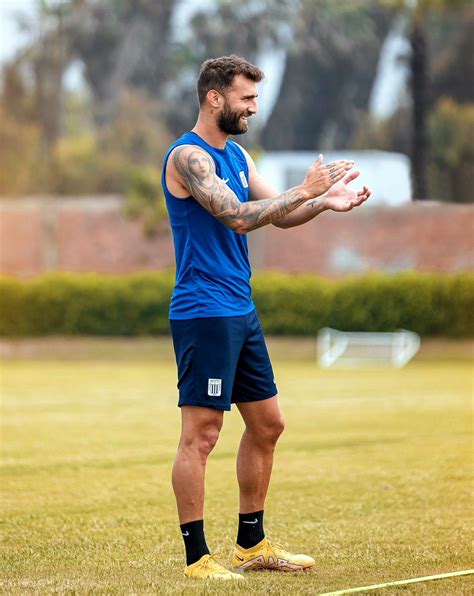 José Varela on Twitter Alianza Lima entrena hoy en EGB Gino Peruzzi