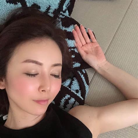 宮崎宣子さんのインスタグラム写真 宮崎宣子instagram 「畳、最高 ️ い草の香り、、、 昼寝には、畳の和室が気持ちいい😊 実家