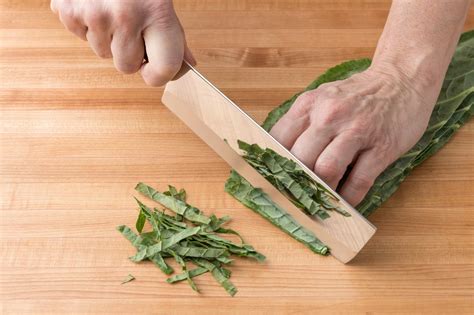 How To Cut Collard Greens