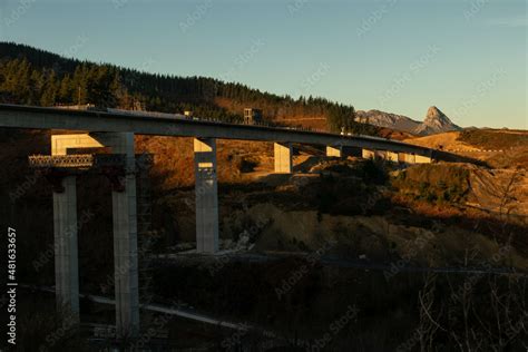 Obras Del Tav A La Altura De Elorrio En El Pais Vasco Con El Monte