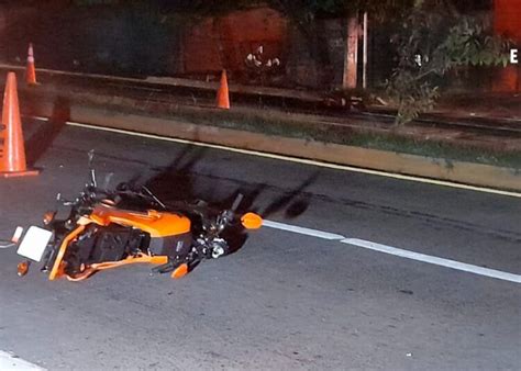 Joven Motociclista Pierde La Vida Tras Impactar Con Un Autom Vil