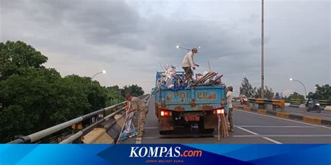 759 Alat Peraga Kampanye Ditertibkan Di Ciracas Jaktim