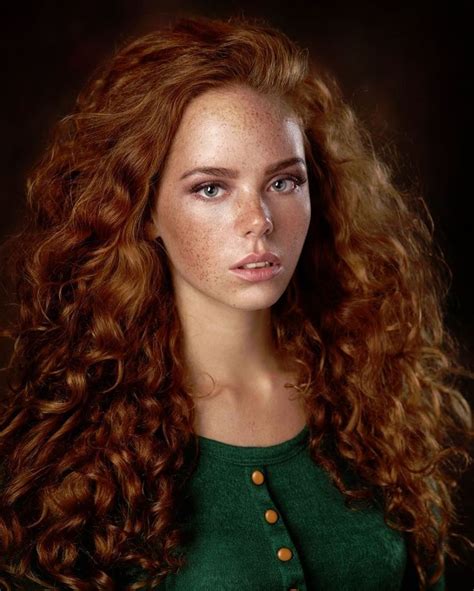 Pin By Island Master On Frecklesgingersred Redheads Long Hair Styles Beautiful Hair