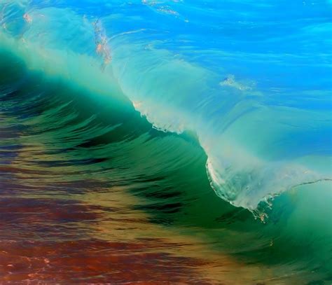 Kaihalulu Red Sand Beach, Maui photo on Sunsurfer