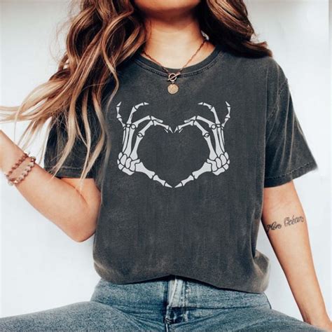 Skeleton Heart Hand Tshirt I Skeleton Hand Tshirt I Skeleton Etsy