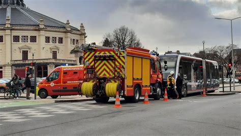 Cinq blessés légers après un accident entre un bus et une voiture à