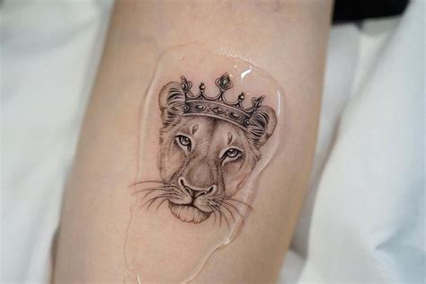 Pin By Iris Andrade On Tatuagens Crown Tattoos For Women Body Art