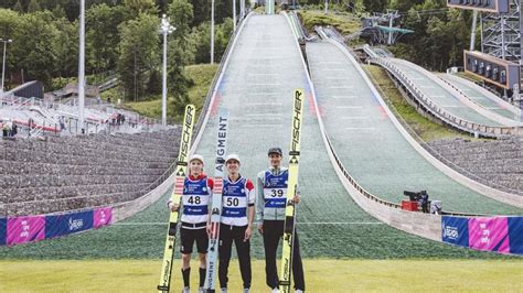 Saut Ski Zakopane L Autrichien Daniel Tschofenig Dor Sur Le