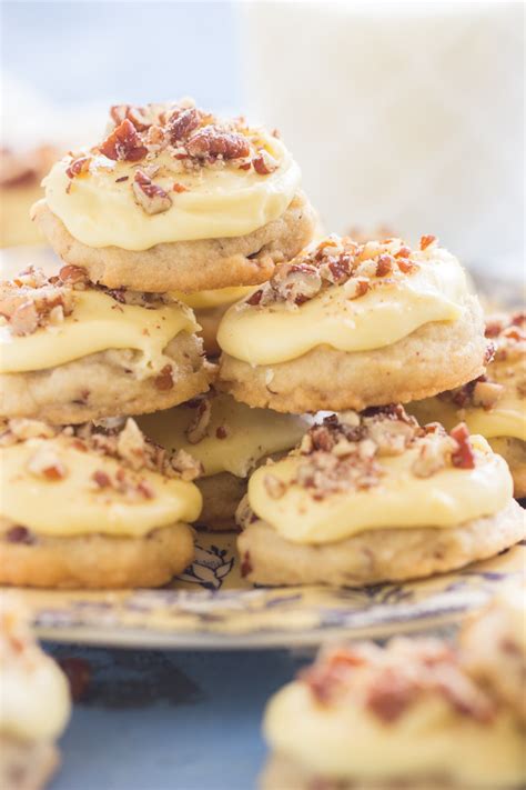 Butter Pecan Amish Sugar Cookies • The Gold Lining Girl