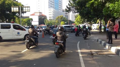 Polisi Masih Tutup Jalan Sekitar Monas Dan Istana Usai Aksi Mei