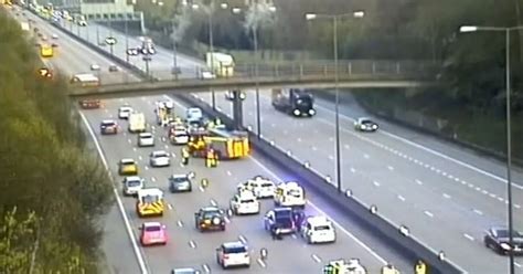 M25 Crash Two Lanes Closed Following Collision Involving Multiple Cars