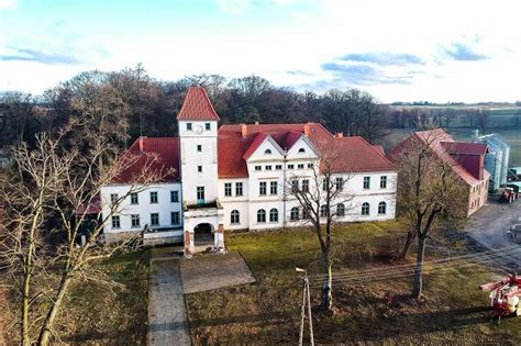 Dwory i Pałace Polski dwór Stążki I historia i właściciele House