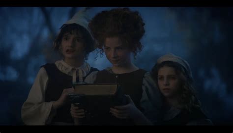 New Hocus Pocus 2 Trailer Shows How Winnie Gets Book