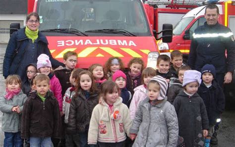 École Sainte Anne Une visite chez les pompiers Le Télégramme