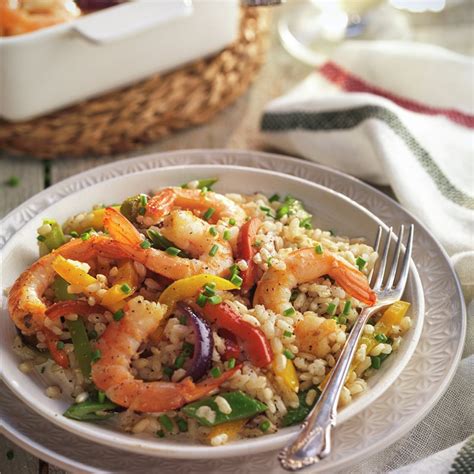 Salteado De Arroz Integral Con Hortalizas Y Gambas