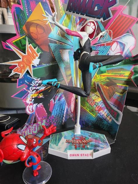Hot Toys Spider Man Into The Spider Verse Spider Gwen Figura Eur Picclick It