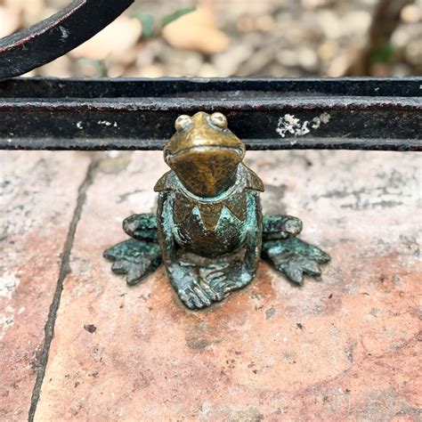 Beautiful Budapest Stories: Mini-sculptures by Kolodko