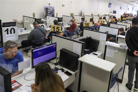 Vagas De Emprego De Segunda A Sexta Em Curitiba - Seis empresas oferecem 423 vagas de emprego em Curitiba a partir de ...