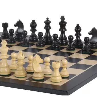 Ensemble Pieces Echecs En Bois De Buis Et Echiquier En Bois D Rable