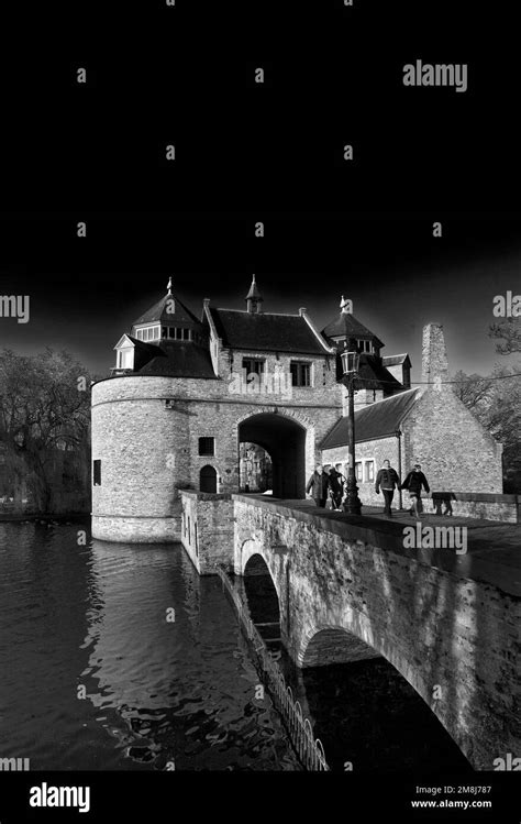 La Porte De La Ville De Smedenpoort Bruges Flandre Occidentale Dans