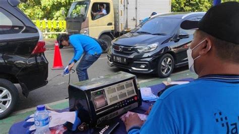 Kiat Agar Mobil Lolos Uji Emisi Perhatikan Pemakaian Oli Mesin Ganti