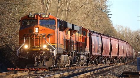 Bnsf 6996 Leads A Unit Grain Train At Felida Washington Bnsf Seattle