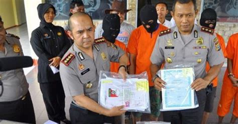 Polisi Ungkap Sindikat Pemalsu Ktp Kk Sampai Sim Jurnal Media Indonesia