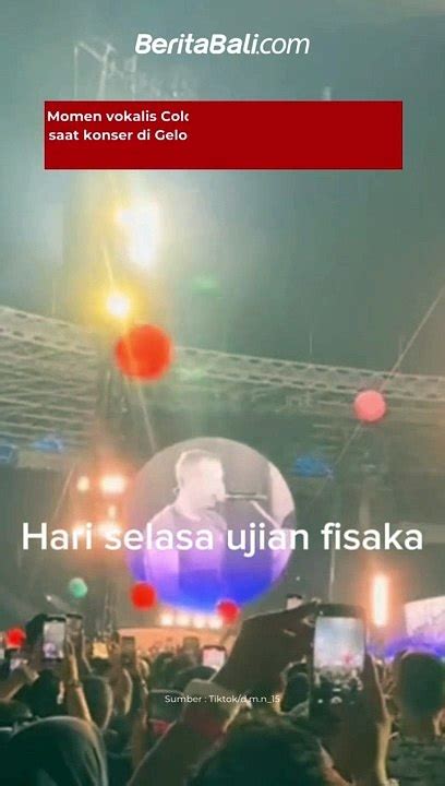 Momen Vokalis Coldplay Chris Martin Berpantun Saat Konser Di Gelora