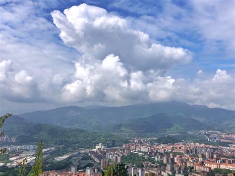 Monte Avril Bilbao Nubes De Tormenta Eitb Eus Flickr