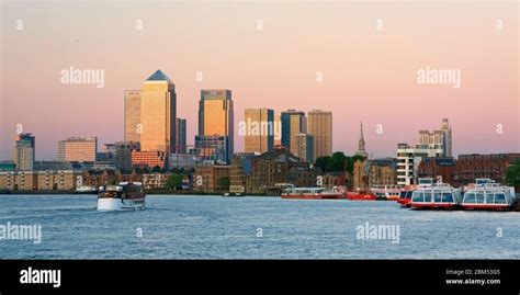 canary wharf financial centre  london stock photo alamy