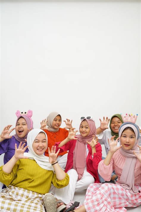 Foto Studio Bestie Di 2024 Foto Teman Pose Pemotretan Pose