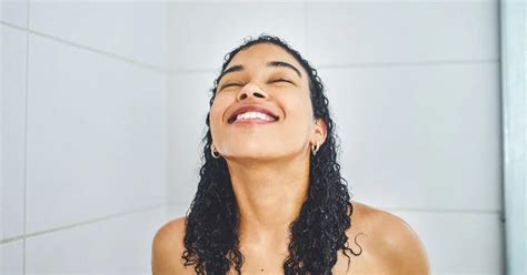 Cada Cuánto Se Debe Lavar El Pelo Rizado Para Rizos Perfectos • Pelo
