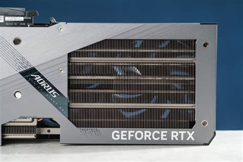 Trên tay Gigabyte RTX 4070 Ti Aorus Master