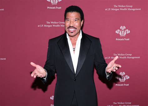 Lionel Richie Net Worth 2024 What Is The Iconic Singer Worth TampaScoop