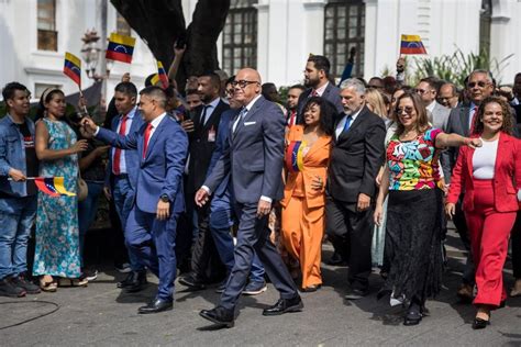 El jefe del Parlamento propone pedir el arresto de González Urrutia si