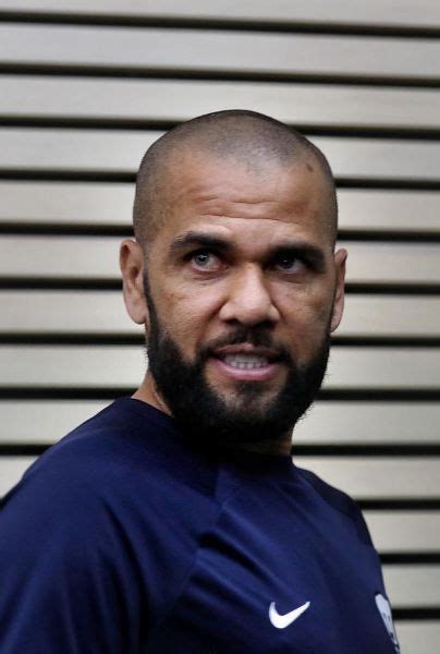 Dani Alves fue condenado a cuatro años y medio de prisión por la