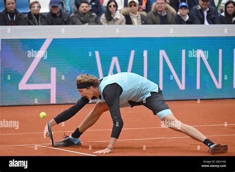 Munich Deutschland 27th Apr 2022 Alexander ZVEREV GER Stretches