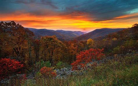 Sunset over Autumn Mountains - Image Abyss