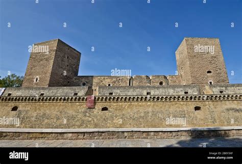 Castello svevo di bari Fotos und Bildmaterial in hoher Auflösung Alamy