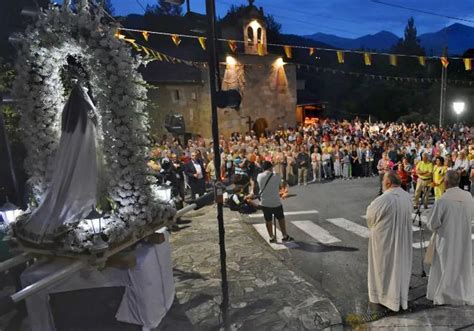 Miles De Personas Se Unieron A La Procesi N De La Luz De Las Fraguas