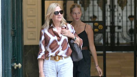 Irene Urdangarin Y La Infanta Cristina Tarde De Compras En Madrid