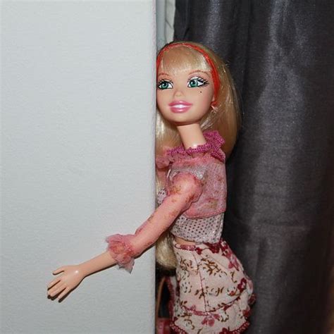 Barbie My Scene Delancey Feelin Flirty Smiling Doll Blonde Hair Green